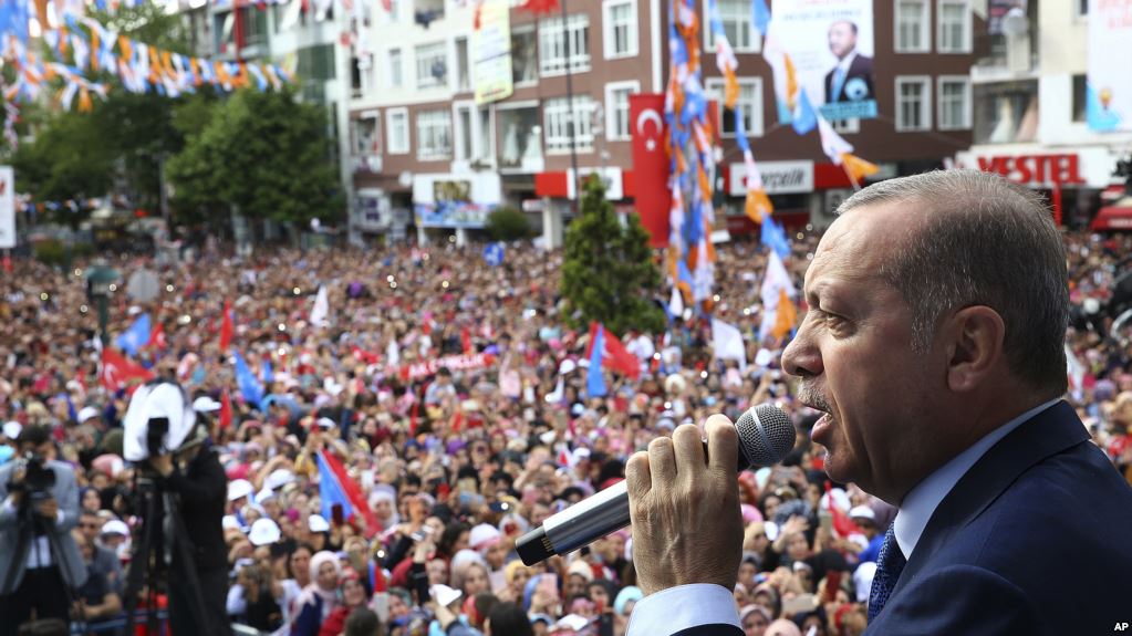Τουρκικές εκλογές: Ξανά πρόεδρος ο Ερντογάν - Με ποσοστό άνω του 52% - Media