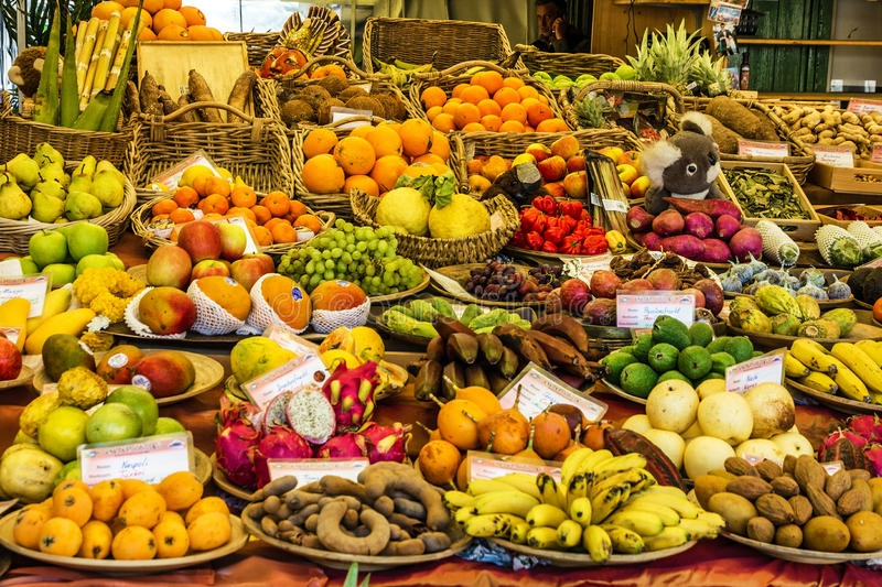 Δέσμευσαν 3,9 τόνους «αγνώστου ταυτότητας» φρούτα στου Ρέντη - Media