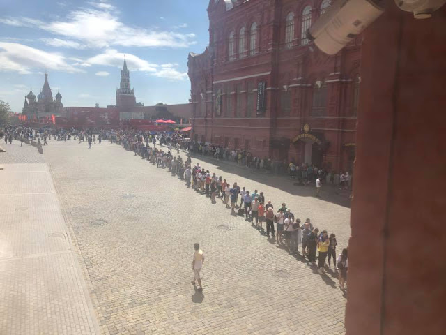 Ρωσία-μουντιάλ: Ουρές φιλάθλων στην Κόκκινη Πλατεία για να δουν τον Λένιν! - Media