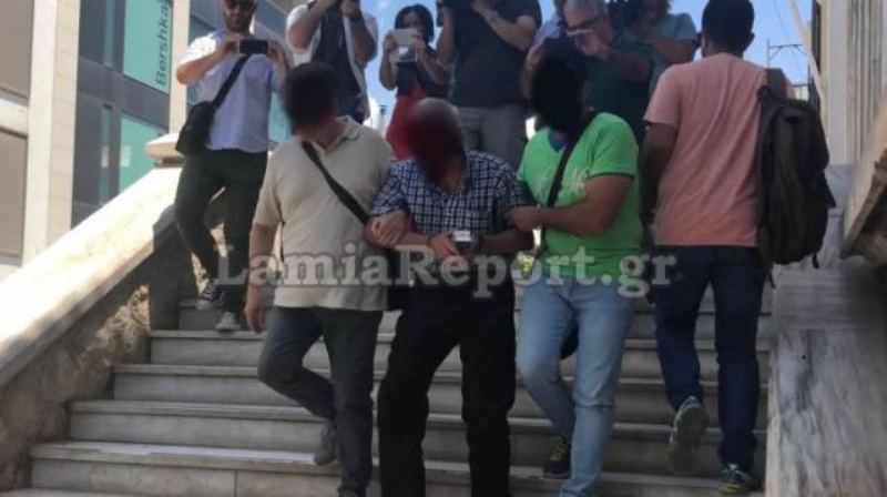 Ο δικηγόρος που κακοποιούσε τα εγγόνια του στη Λαμία: «Είμαι αθώος!» (Videos) - Media