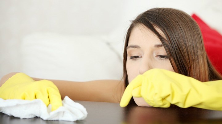 Φοβερό κόλπο: Έτσι θα διώξετε τη σκόνη από τα έπιπλα σε δευτερόλεπτα - Media