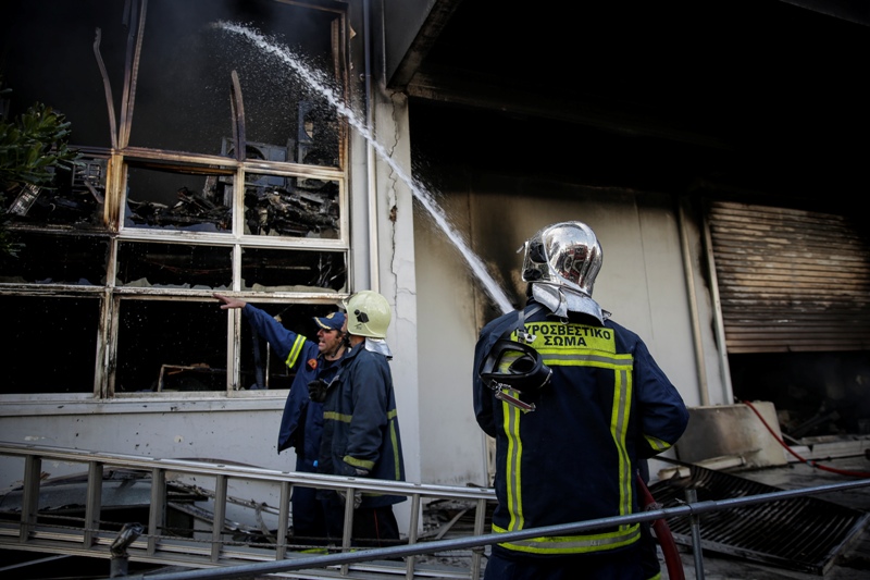 Ποια είναι η εταιρεία «Καρώνης» που πήρε φωτιά στο Περιστέρι - «Στα δύο εκατομμύρια η ζημιά, δεν ήταν ασφαλισμένο» - Media