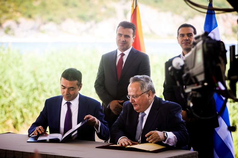 Πένθιμα χτυπούσαν οι καμπάνες στις Πρέσπες την ώρα της υπογραφής της συμφωνίας (Video) - Media