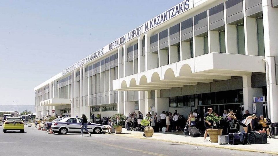 Ατύχημα με αεροσκάφος boeing 737 στο αεροδρόμιο Ηρακλείου - Media