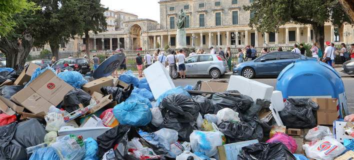 Συνεχίζεται το αδιέξοδο με τα σκουπίδια στην Κέρκυρα - Χιλιάδες τόνοι «πνίγουν» το νησί εν μέσω τουριστικής σεζόν - Media