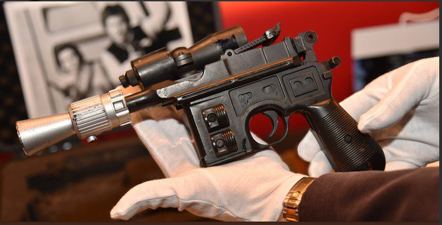 Σε τιμή ρεκόρ πουλήθηκε το πιστόλι λέιζερ του Χαν Σόλο από τον «Πόλεμο των Άστρων» - Media