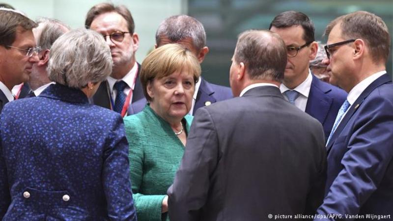 Δεσμεύσεις 16 κρατών σε Μέρκελ για το προσφυγικό - Media