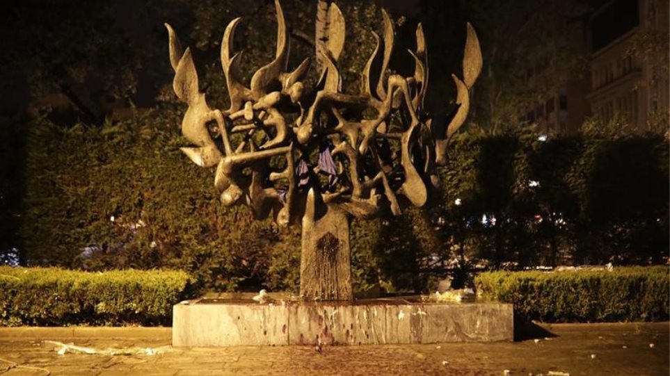 Εισαγγελική παρέμβαση για τη βεβήλωση του μνημείου του Ολοκαυτώματος στη Θεσσαλονίκη - Media