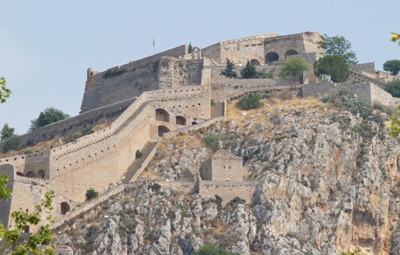 Συναγερμός στο ΕΚΑΒ για τουρίστα στο Παλαμήδι (Photos) - Media