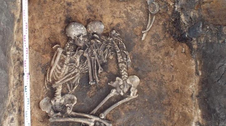 Επιστήμονες με επικεφαλής Ελληνίδα «διάβασαν» το DNA της πανούκλας - Media