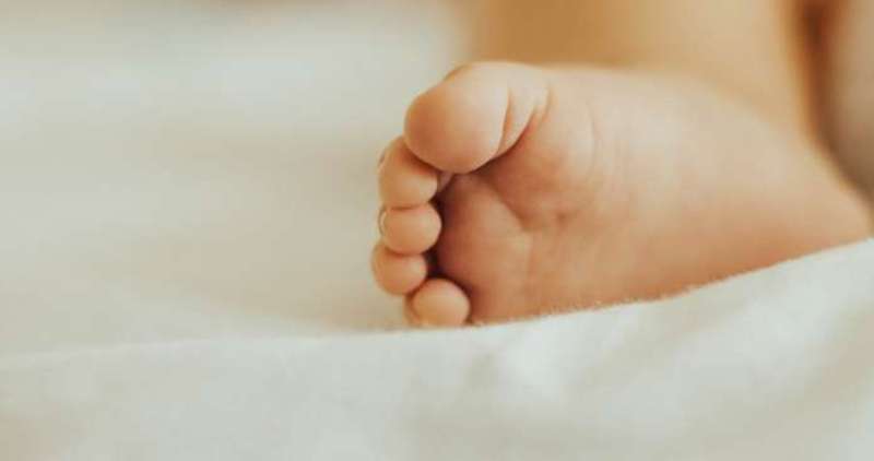 Ηλεία: Αραίωσαν την κρέμα του μωρού με τσίπουρο - Στο νοσοκομείο το βρέφος - Media