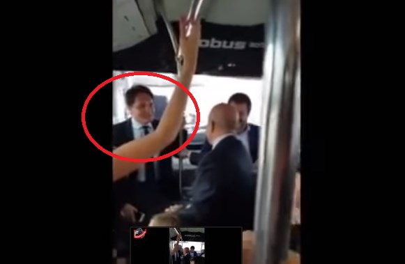 Ιταλοί πετυχαίνουν τον Σαλβίνι της Λέγκας σε λεωφορείο και του τραγουδούν το Bella Ciao (Video) - Media