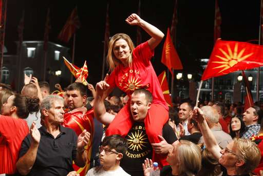 ΠΓΔΜ: Διαδήλωση για την ονομασία από χιλιάδες υποστηρικτές της εθνικιστικής δεξιάς - Media