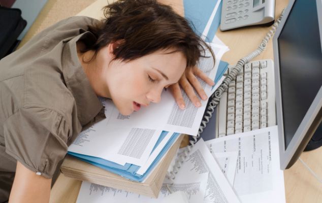 Όσο ανεβαίνει η ζέστη, τόσο πέφτουν οι βαθμοί των μαθητών στις εξετάσεις - Media