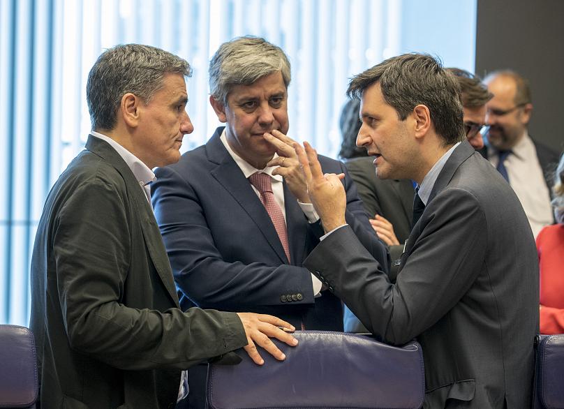 Συμφωνία για την Ελλάδα στο Eurogroup: 10ετής επιμήκυνση στο χρέος και δόση 15 δισ. ευρώ - Media