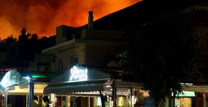 Υπό έλεγχο η πυρκαγιά στην Τζια (Video) - Media