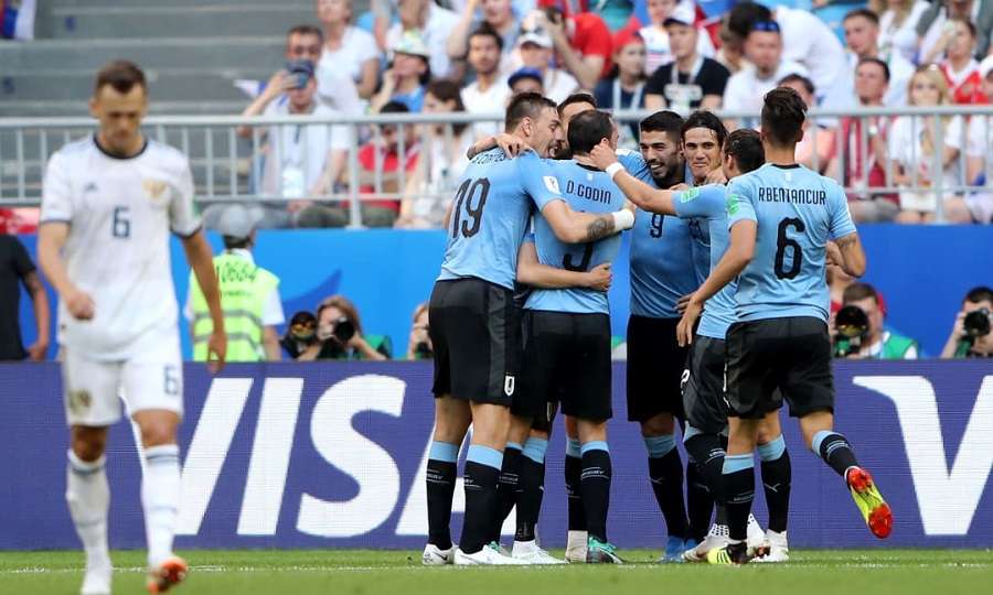 Πρώτη με… περίπατο η Ουρουγουάη, 3-0 την αγνώριστη Ρωσία - Media