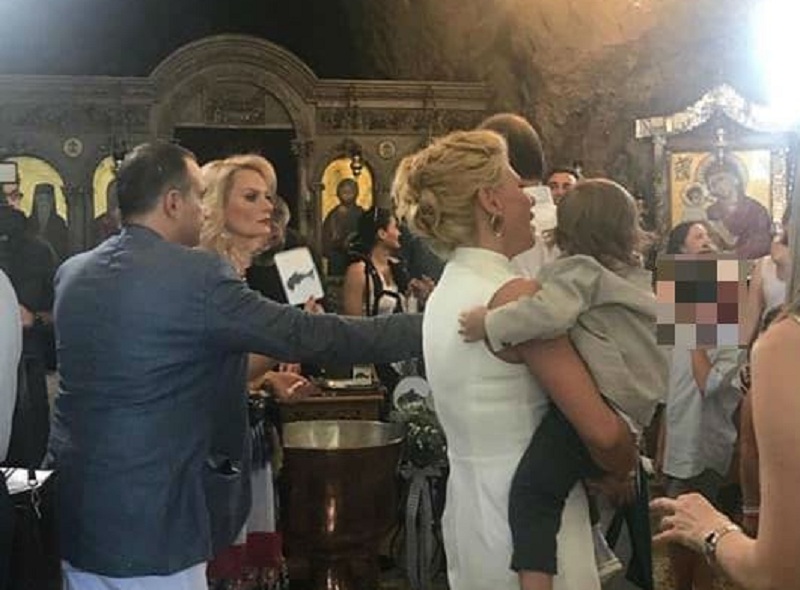 Krateros Katsoylhs Katerina Karabatoy Baftisan Ton Gio Toys Video To Pontiki