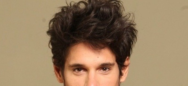 Απόλυτη αλλαγή για τον γνωστό Έλληνα ηθοποιό - Πώς έκανε πλάκα με το νέο look του (Photos) - Media