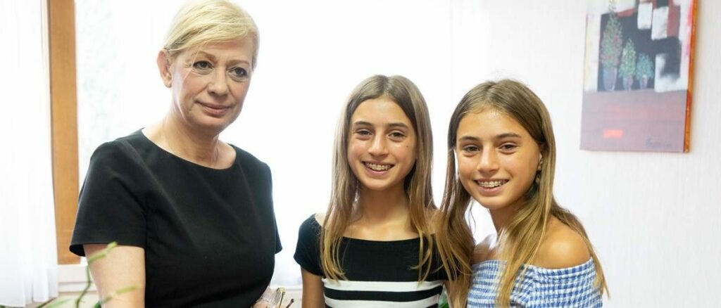 Κύπρος: Αυτά είναι τα δύο 12χρονα κορίτσια που βοήθησαν θύματα σωματεμπορίας - Media