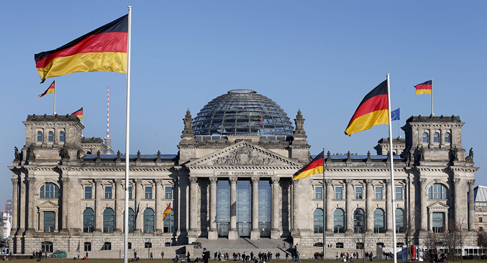 Neues Deutschland: Επίδειξη ισχύος της γερμανικής κυβέρνησης το μπλοκάρισμα της τρίτης δόσης - Media