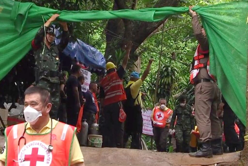 Ταϊλάνδη: Και όγδοο παιδί διασώθηκε από το σπήλαιο (Photos/Video) - Media