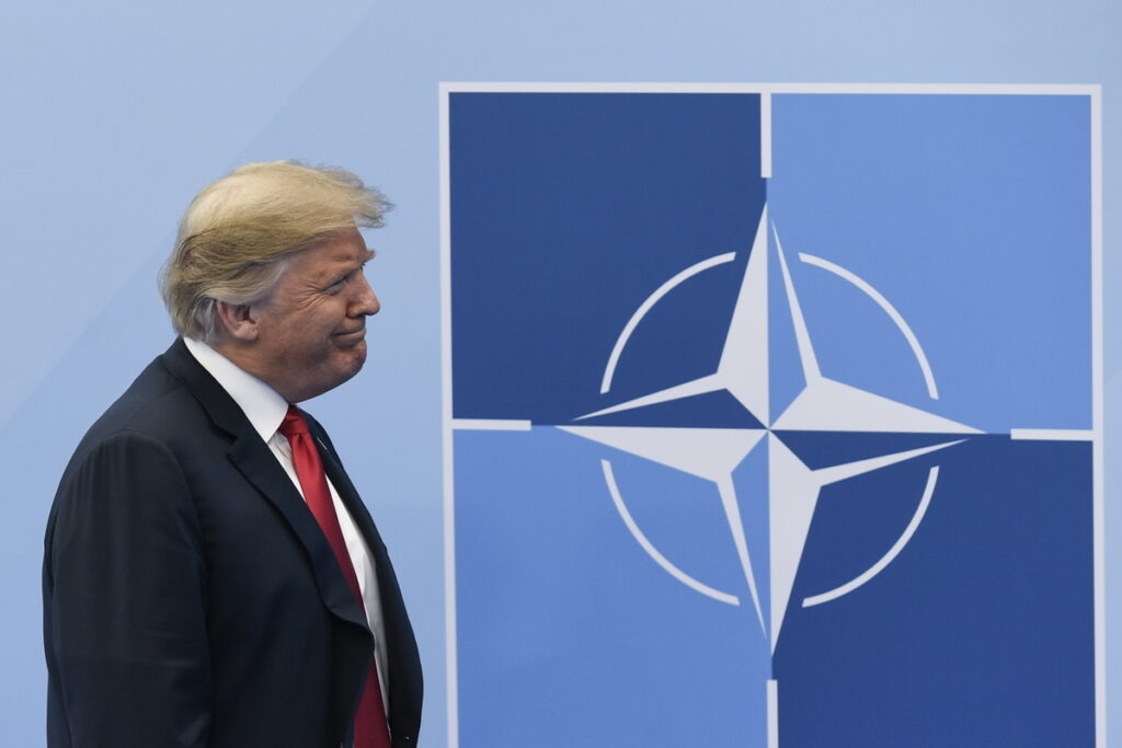 Απειλή Τραμπ για απόσυρση των ΗΠΑ από το ΝΑΤΟ - Συνεδριάζει εκτάκτως η Συμμαχία - Media