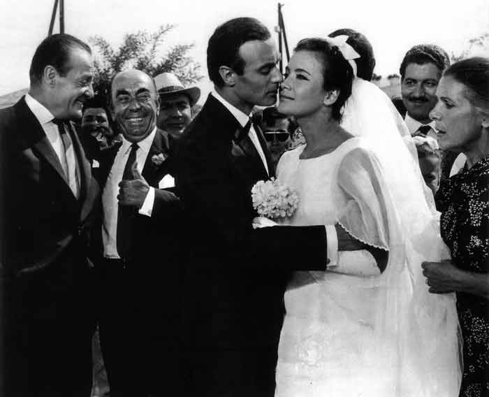 Η άγνωστη λεπτομέρεια στη σκηνή του γάμου της ταινίας «Τζένη Τζένη» (Photos) - Media