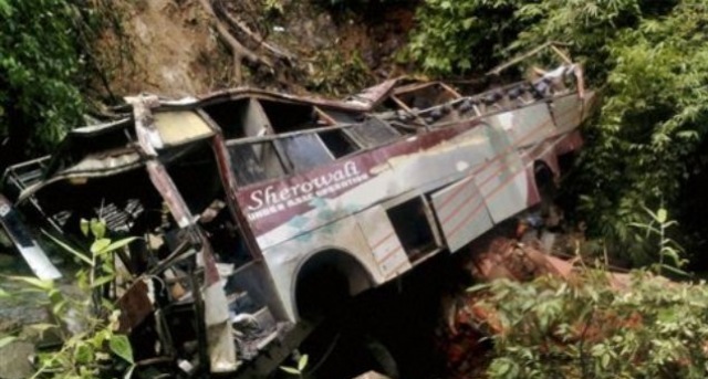 Τραγωδία στην Ινδία: Λεωφορείο έπεσε σε χαράδρα - Στους 47 οι νεκροί  - Media