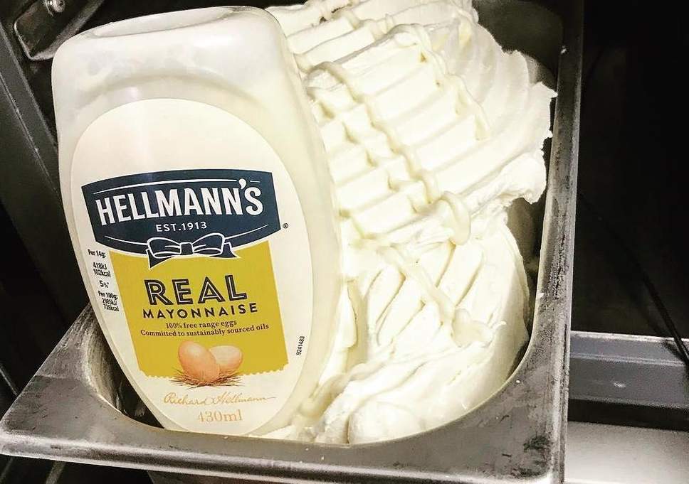 Αυτό είναι το παγωτό μαγιονέζα - Συνοδεύει πατατάκια και …μπέργκερ - Media