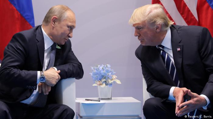 Αναχώρησε από τη Βρετανία ο Τραμπ - Τη Δευτέρα η σύνοδος κορυφής με Πούτιν - Media
