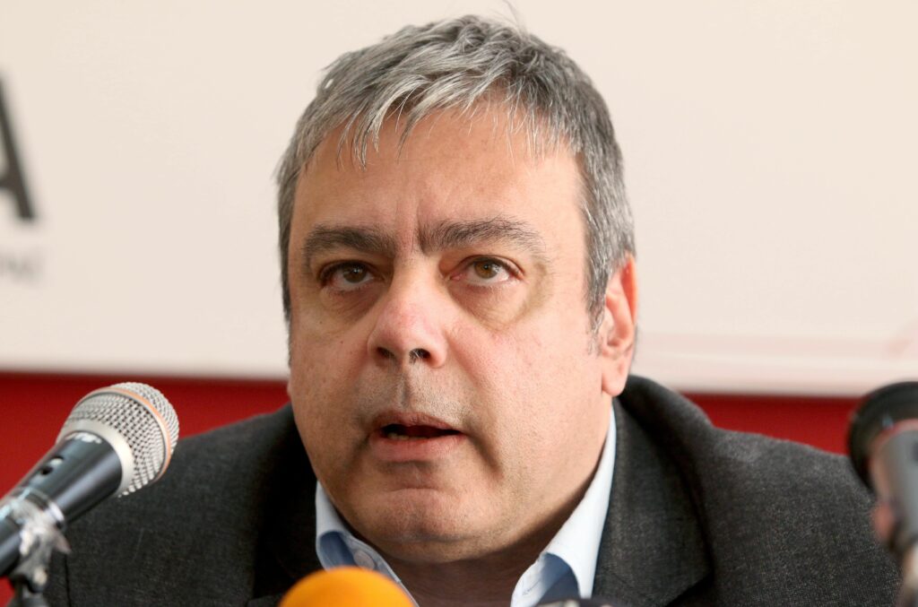 Βερναρδάκης: Μην πυροβολείτε τον Τσίπρα είναι μόνο 44 ετών και τα φορτώθηκε όλα - Media