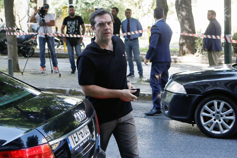 Τσίπρας προς δημοσιογράφους: Παιδιά, πηγαίνετε για μπάνιο... - Media