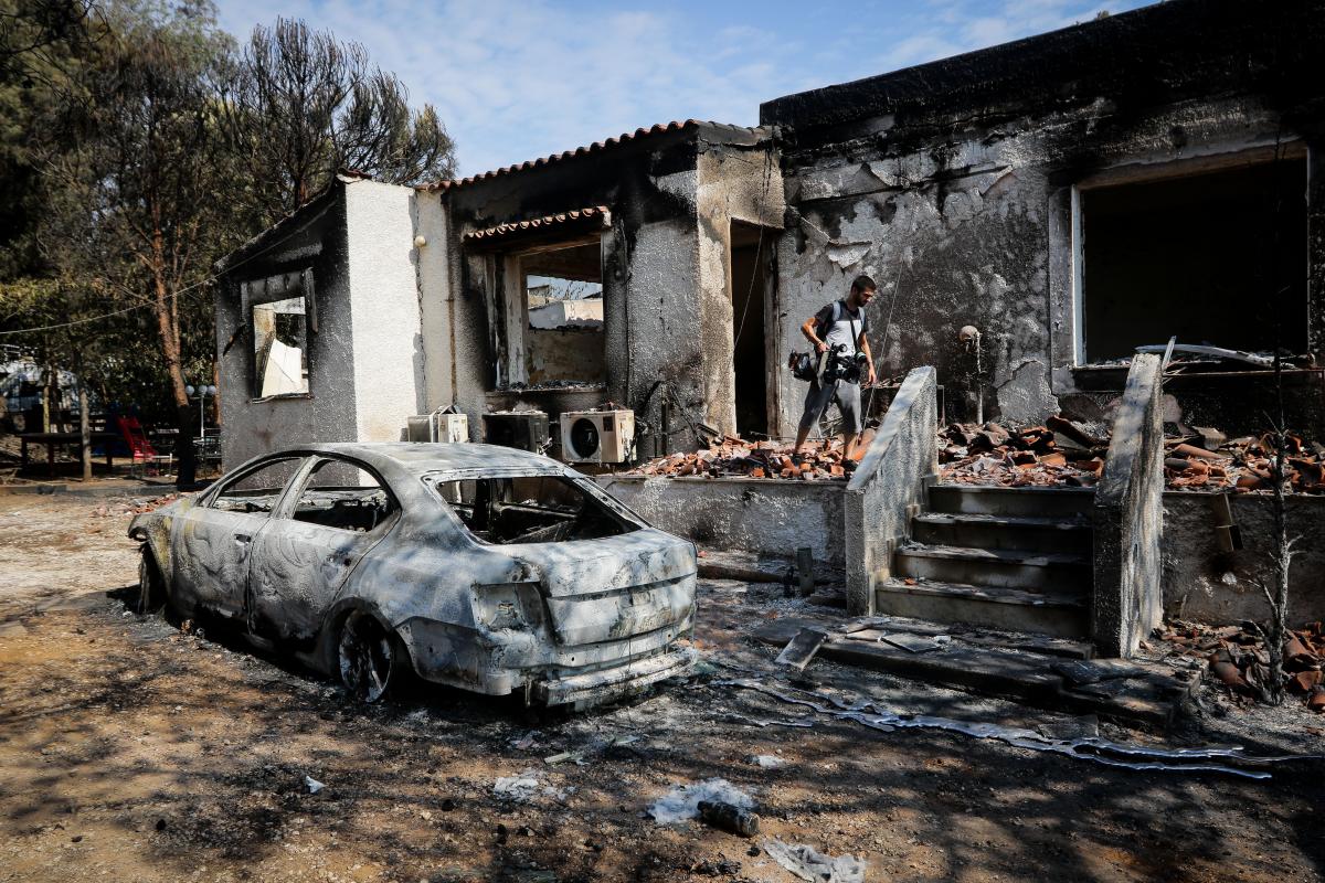 Κραυγή απόγνωσης κατοίκων στο Μάτι: Ούτε μια άδεια επισκευής πέντε μήνες μετά την πυρκαγιά - Media