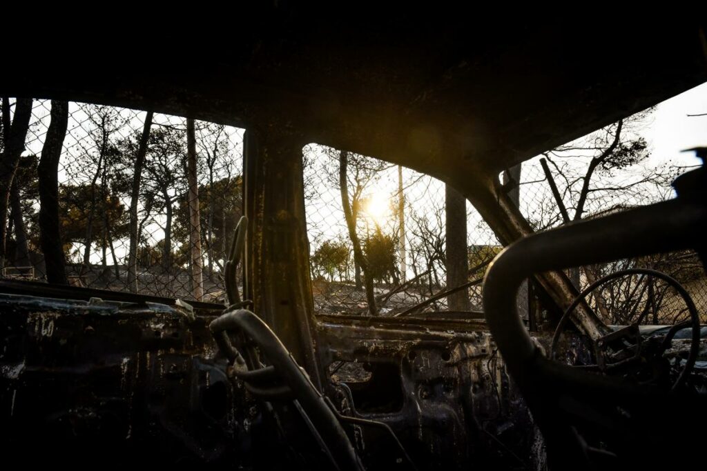 Συγκλονίζουν οι άνδρες της ΕΜΑΚ: Είδαμε αμάξια που έλιωσαν, βρήκαμε το μέταλλο σε υγροποιημένη μορφή - Media