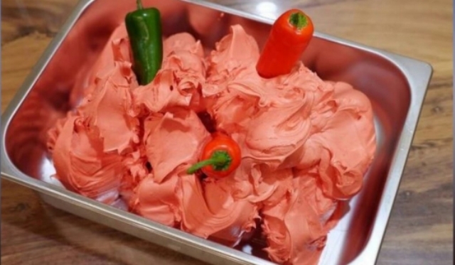  «Η ανάσα του διαβόλου», το πιο καυτερό παγωτό στον κόσμο (Video) - Media