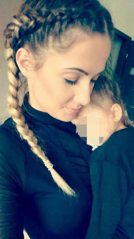 Της είπε ο σύζυγος της ότι θα βγει με φίλους και εκείνη κρεμάστηκε μπροστά στα μάτια της κόρης της (Photos) - Media