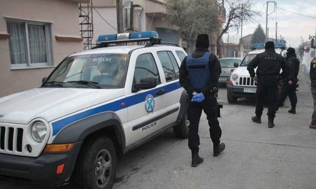 Μεγάλη επιχείρηση της ΕΛ.ΑΣ στην Αθήνα - Έγιναν 28 συλλήψεις και κατασχέθηκαν 30 «φιξάκια» ηρωίνης - Media