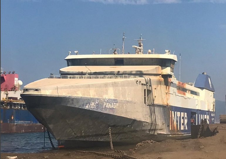 Για παλιοσίδερα στην Τουρκία το άλλοτε εντυπωσιακό ταχύπλοο της ΝΕΛ «Παναγία Πάρου» (Photos) - Media Gallery