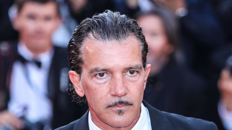 Αντόνιο Μπαντέρας: Η καρδιά μου είναι στους Έλληνες που υποφέρουν - Media