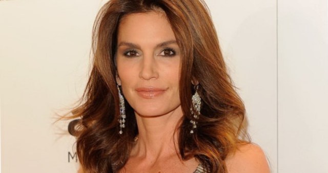 Cindy Crawford: Δείτε τη χωρίς ίχνος μακιγιάζ στα 51 της χρόνια! (Photo) - Media