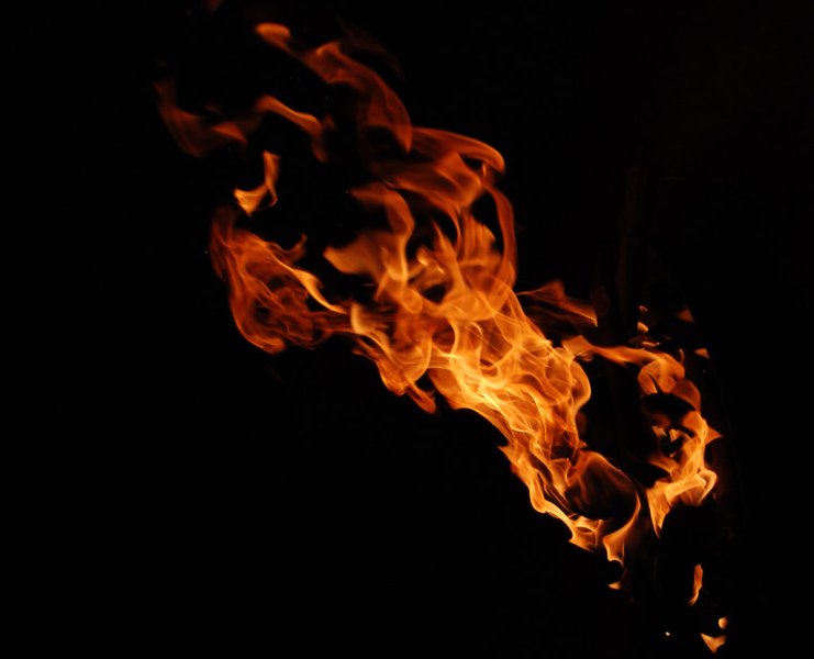 Φρίκη: Έκαψε την κόρη του επειδή δεν ενέκρινε το γαμπρό του (Photos) - Media