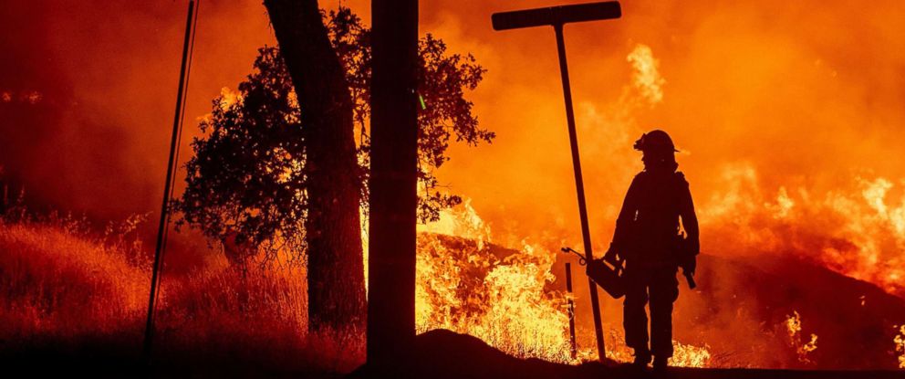 Καλιφόρνια: Νεκρή μία ηλικιωμένη και τα δισέγγονά της στην τεράστια πυρκαγιά - Media