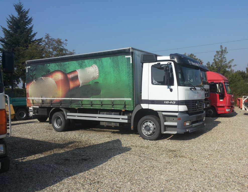 Φρίκη στη Λαμία: Κρεμάστηκε μέσα σε φορτηγό - Media