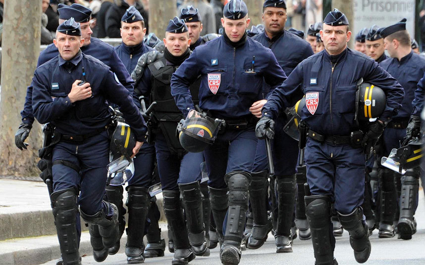 Στρατιές αστυνομικών στους δρόμους της Γαλλίας για τον τελικό του Μουντιάλ - 110.000 ένστολοι! - Media