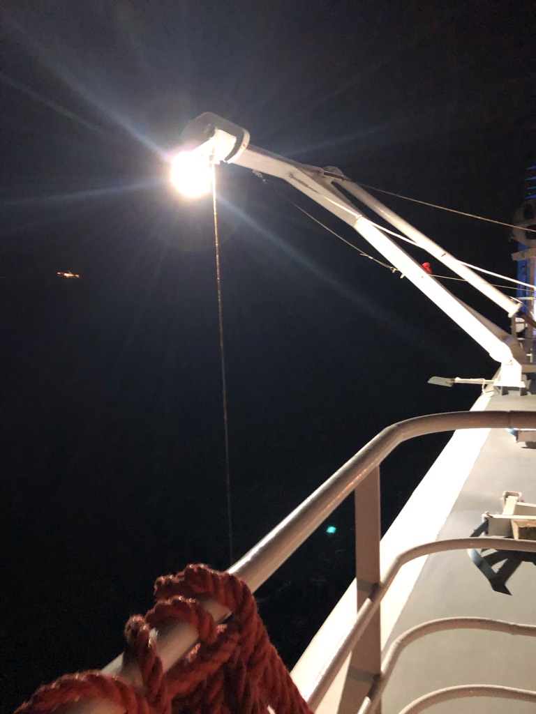 Επιχείρηση διάσωσης 5 ατόμων ανοιχτά της Ραφήνας από το Superrunner - Αποκλειστικές φωτογραφίες και βίντεο - Media