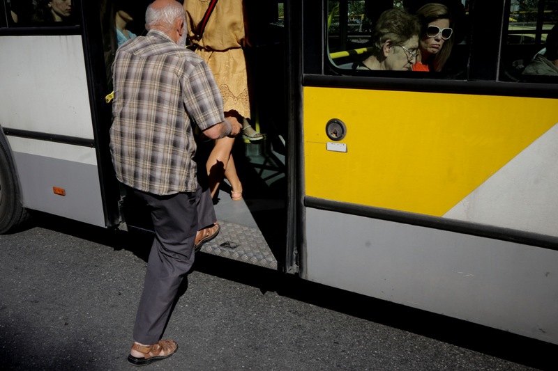 Πρόστιμο 150 ευρώ σε όσους μπαίνουν σε λεωφορεία ή Μετρό με πληρότητα άνω του 65%   - Media