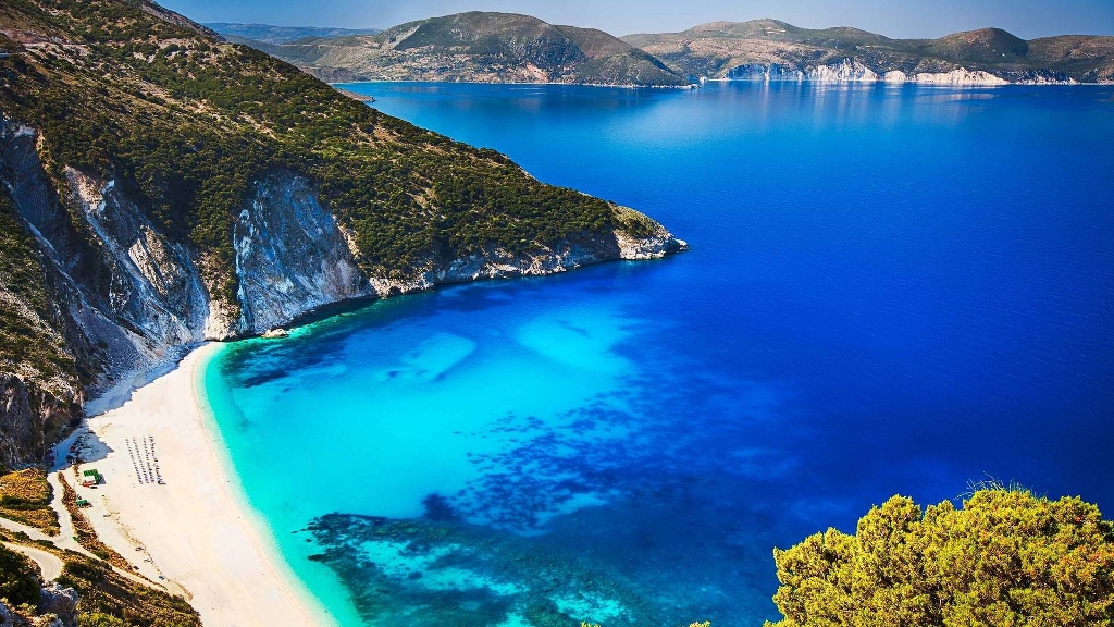 Αφαιρέθηκαν οι «Γαλάζιες Σημαίες» από 38 ελληνικές παραλίες – Δείτε ποιες είναι - Media