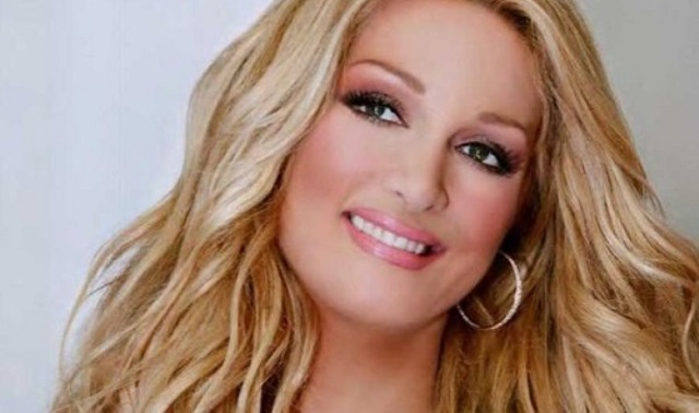 Περήφανη μαμά η Νατάσα Θεοδωρίδου: Ποζάρει με την κόρη της στην αποφοίτησή της! (Photo) - Media