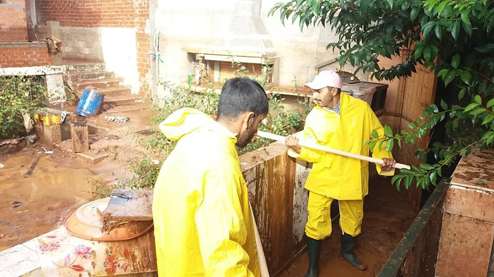 Έτοιμοι να βοηθήσουν στη Ραφήνα δηλώνουν έως και 150 Πακιστανοί - Media